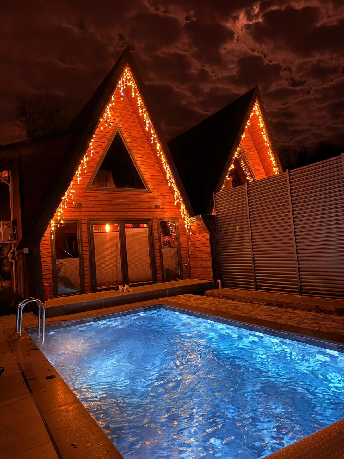 Green Bungalov Özel Isıtmalı Havuzlu