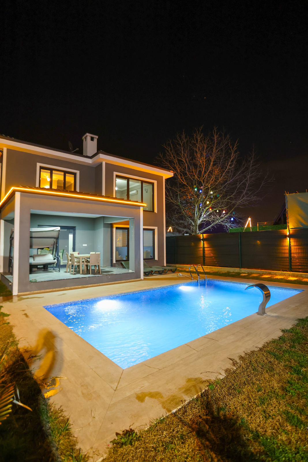 Seçkin Villa Isıtmalı Özel Havuzlu
